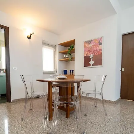 5 Giornate Con Terrazzo E Garage Privato Appartement