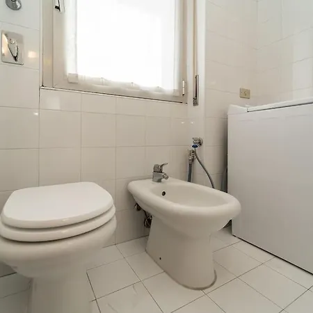 5 Giornate Con Terrazzo E Garage Privato Appartement
